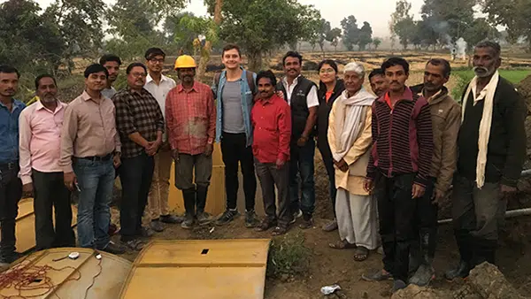 Matthieu Jousset du programme Action Carbone Solidaire en déplacement de terrain en Inde - © Fondation GoodPlanet