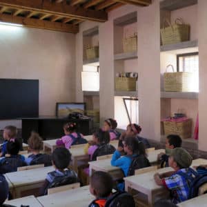 Elèves de l'école maternelle bioclimatique d’Aknaibich, au Maroc © Kristel Pelliet