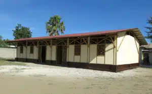 Vue d’ensemble de l’école en bambou du projet © Fondation GoodPlanet