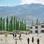 L’école de Shey est située à 3600m d’altitude, dans la vallée de l’Indus, à 20 km de Leh, principale ville du Ladakh © HOKA