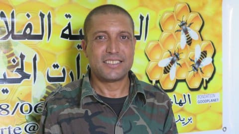 Lahoucine Ouhamou apiculteur de Ait Bahac © GoodPlanet