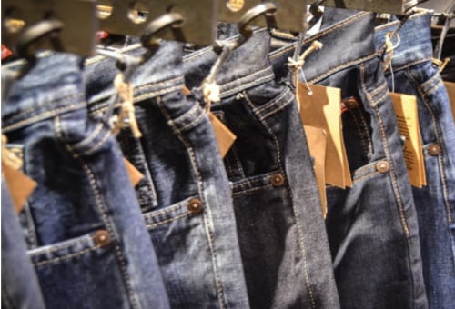 blue-jean-etiquette-mode-ethique-carre-domaine