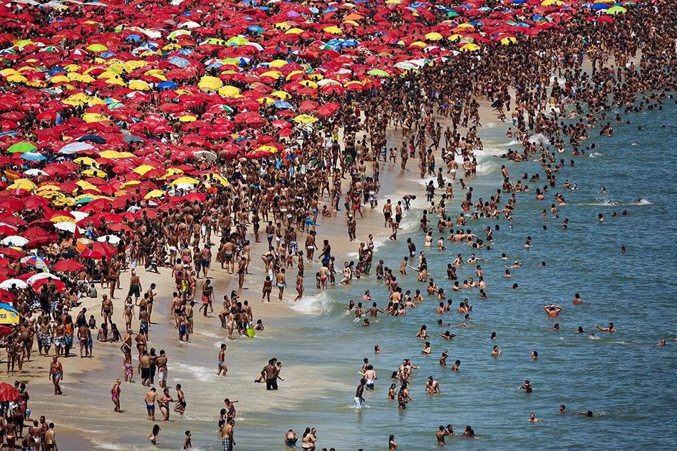 Ipanema Beach, Rio de Janeiro, Brésil (22e 59e S, 43e W) © Yann Arthus-Bertrand