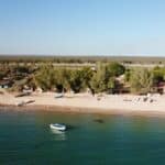 Baie de Ranobe vue du ciel, plage et bateau