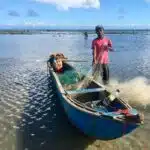 Pêcheur de Sainte-Marie sur pirogue